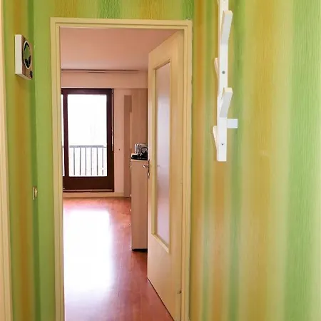 Les Dryades, Apartment *